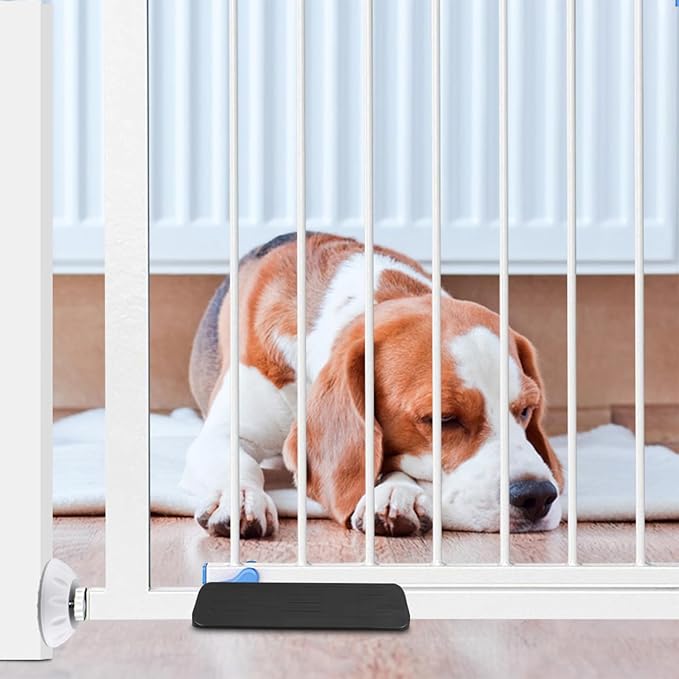 POPETPOP Gate Ramp Foot Pedal Sturdy Kick Plate Accessory for Pet and Safety Protective Barrier for Stairways Durable and Resistant Design for Indoor Use
