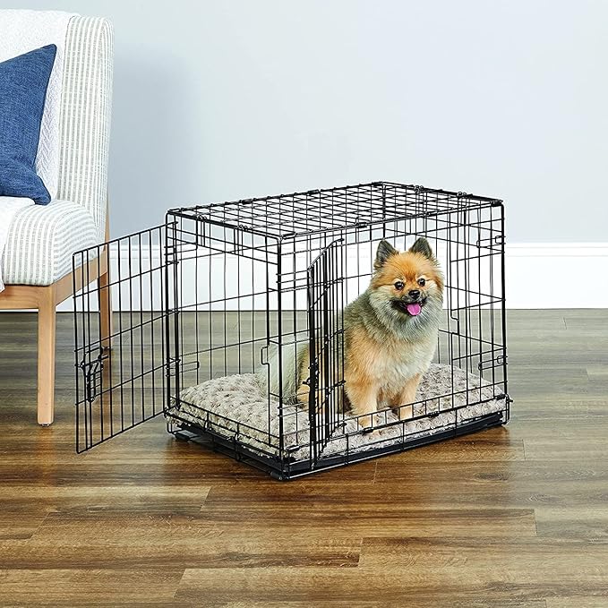 Midwest Homes for Pets 24-Inch New World Crate for Small Breeds, 12-20 lbs, Double Door Folding Dog Crate, Leak-Proof Tray & Secure Latches, Portable, Durable & Easy to Assemble